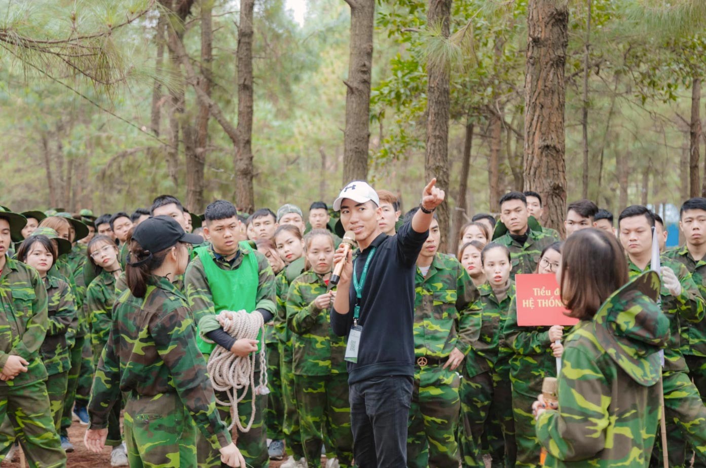 Du Lịch Xanh & Viet Green Team Building chuyên tổ chức các chương trình Teambulding nhập ngũ quân đội chuyên nghiệp, tổ chức  team building chiến binh thép, team building chiến trường khốc liệt, rèn luyện ý chí kiên cường.